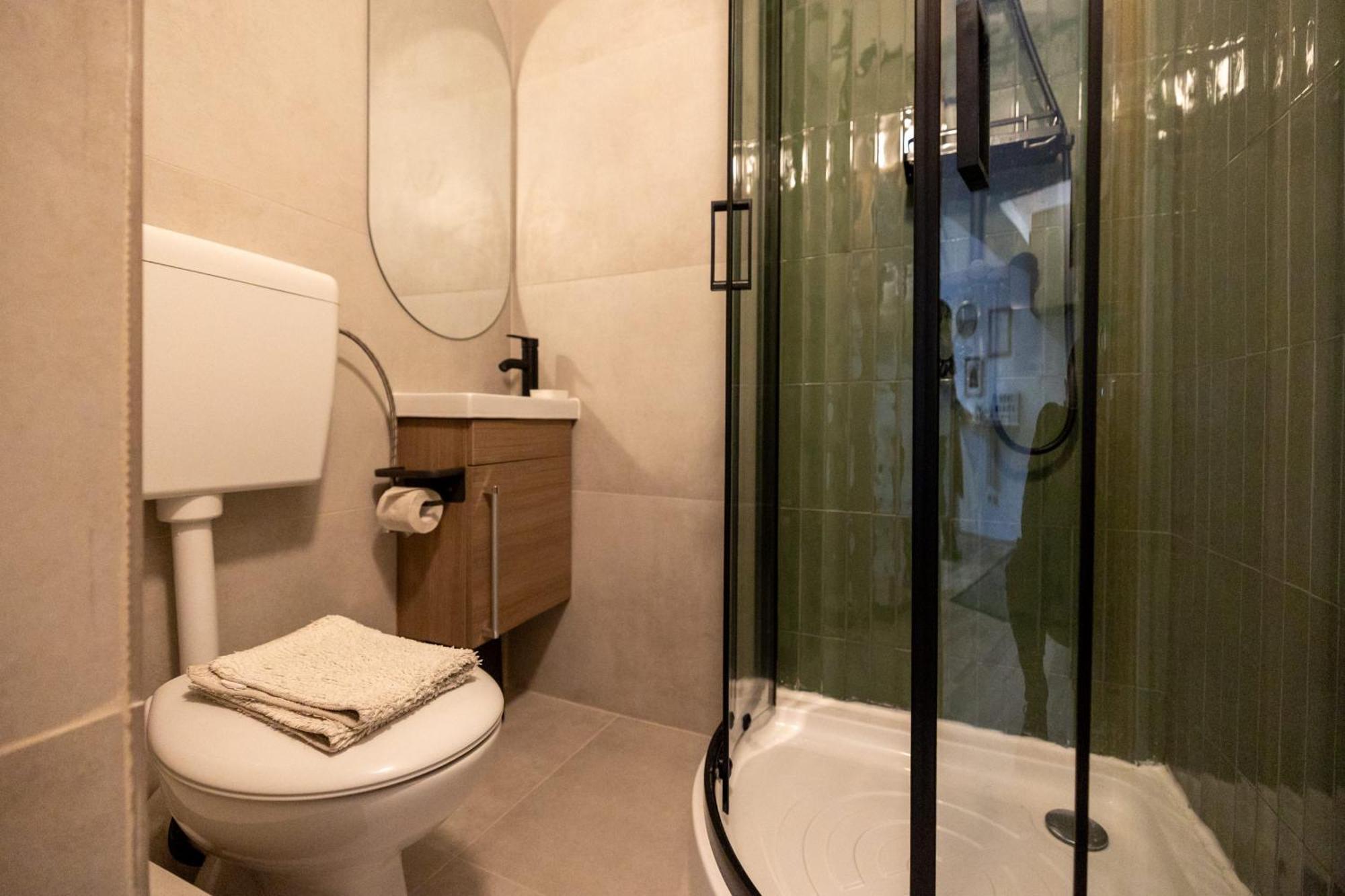 Cozy Studio Retreat - Quiet, Premium Stay Timisoara Exterior foto
